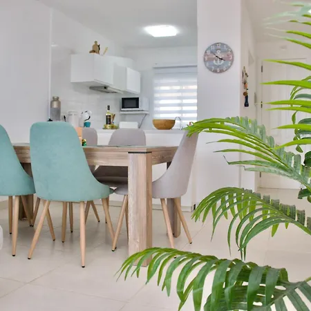 Apartament Capitain Beachside Haven